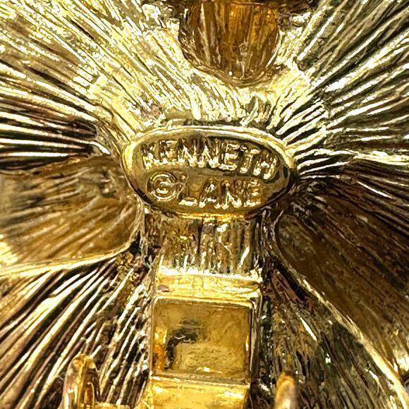 Kenneth Jay Lane Vintage Clip On Earring Flower Petal Cream Blue Enamel Jewelry - Picture 5 of 8